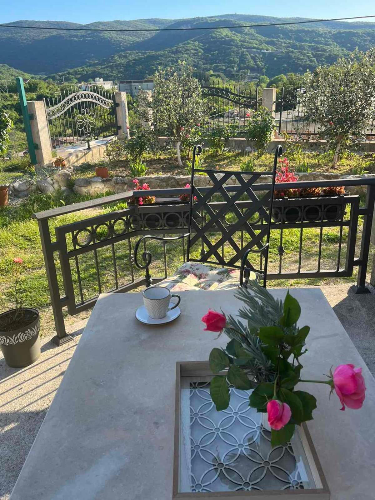 Sunny Hill - Parking - Fenced Garden - Luxury Loft Apartment Kotor Exterior photo
